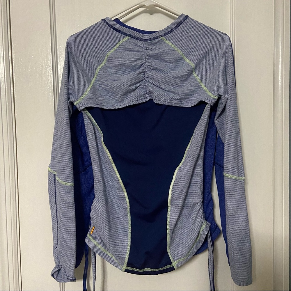 TWO Lucy Tech Long Sleeve Dashing Stripes Active Tops